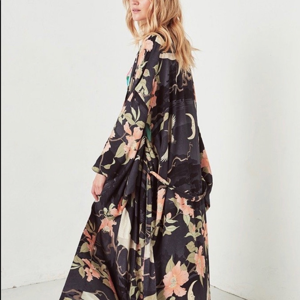 ISO - Nightingale Spell and the Gypsy Kimono